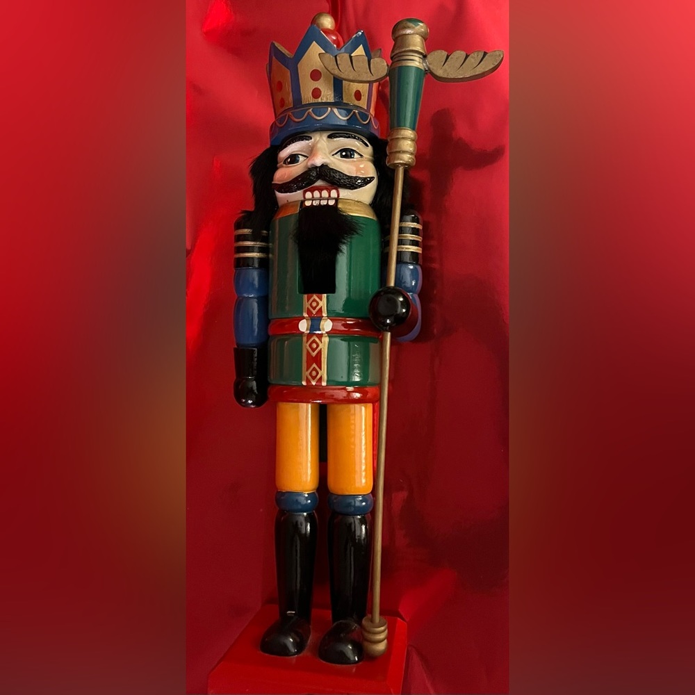 Pre-owned Holiday Nutcracker